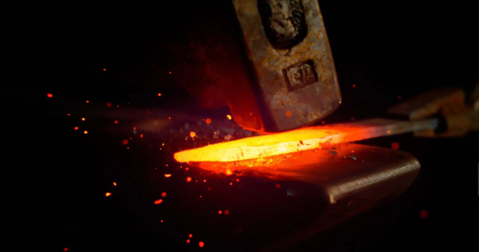 Carbon Steel vs Stainless Steel Knives