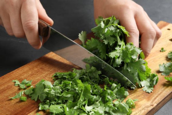 how to cut parsley