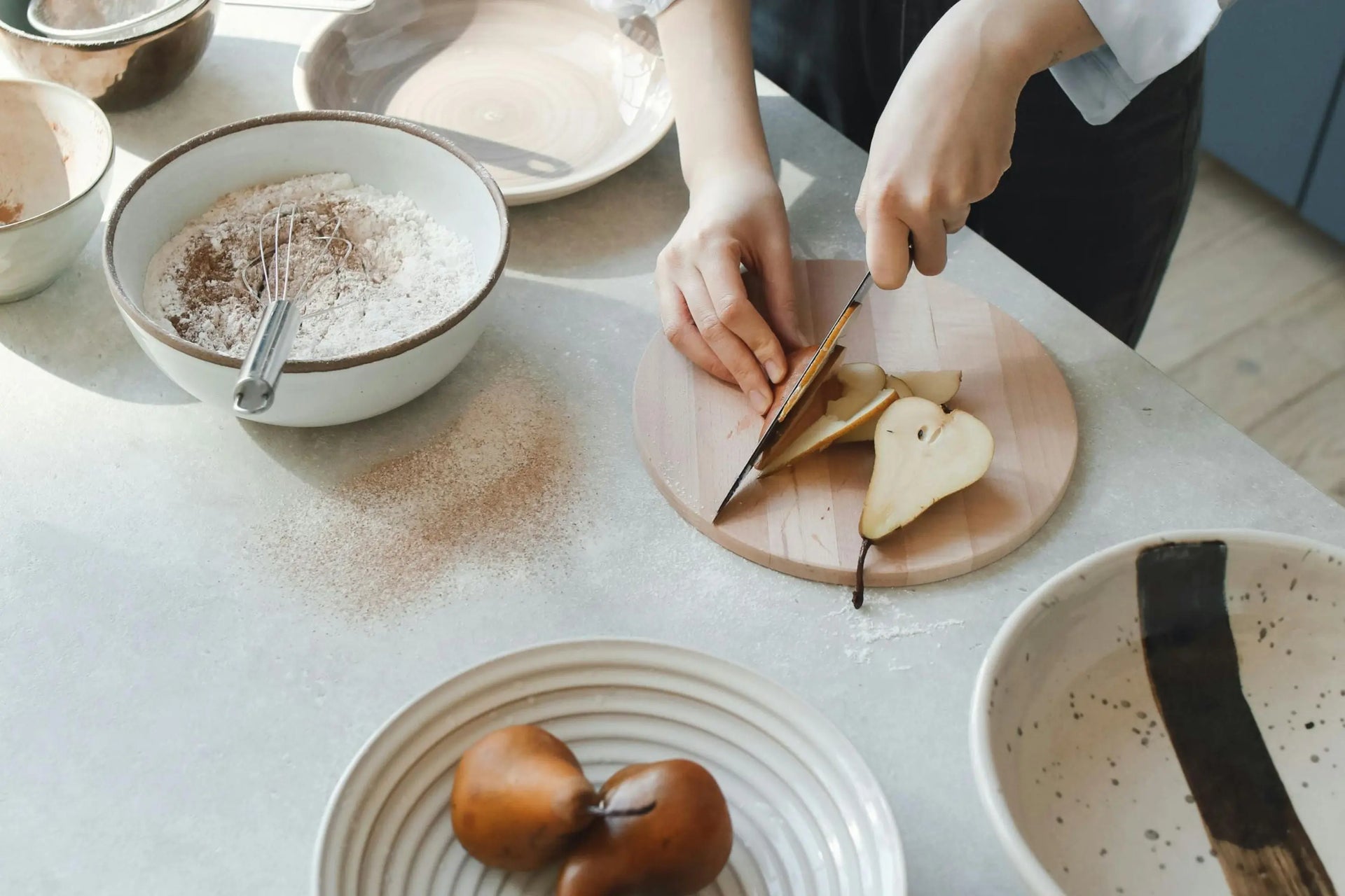 How to Properly Cut a Pear Kyoku Knives