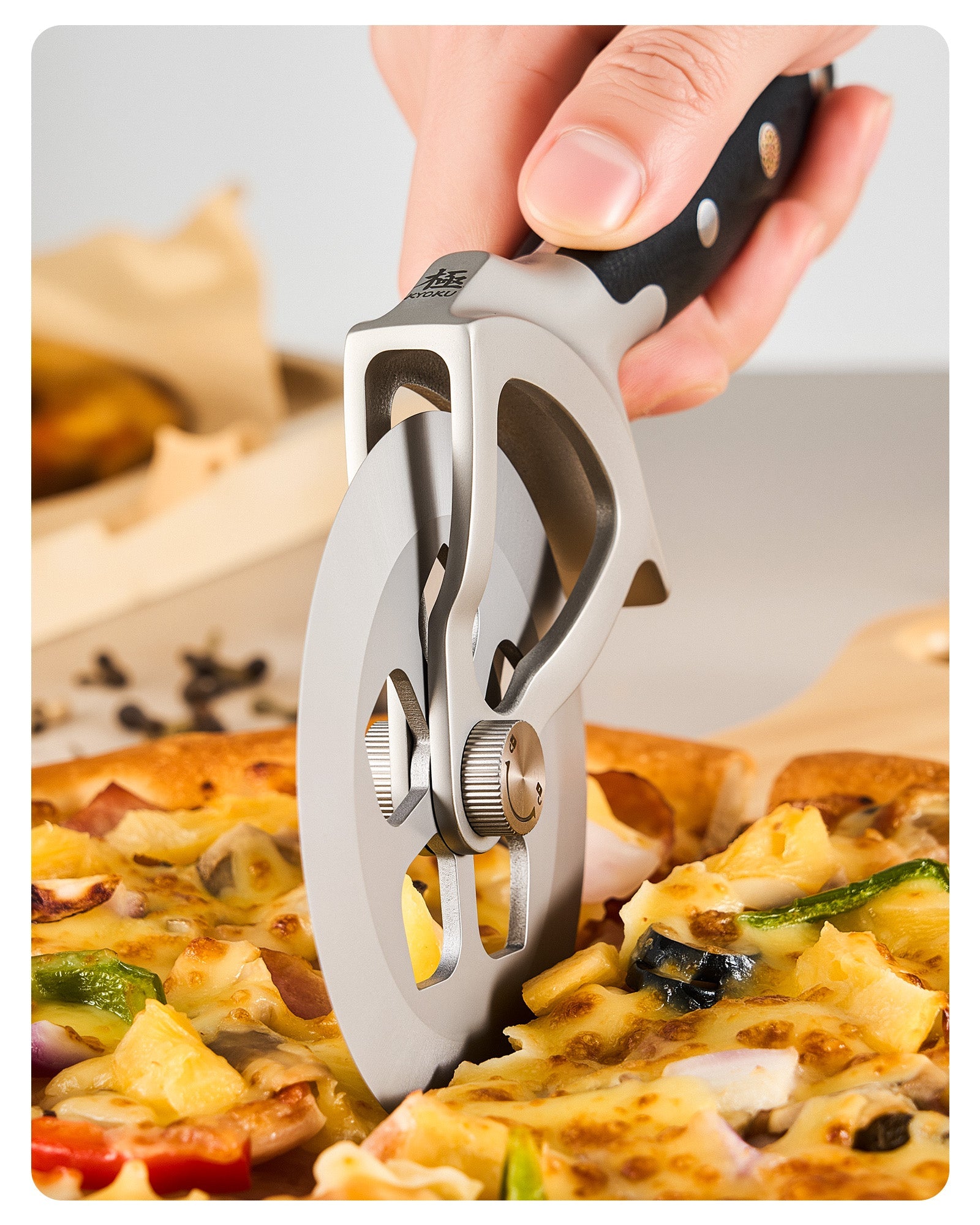 4" Detachable Pizza Wheel Cutter | Shogun Series